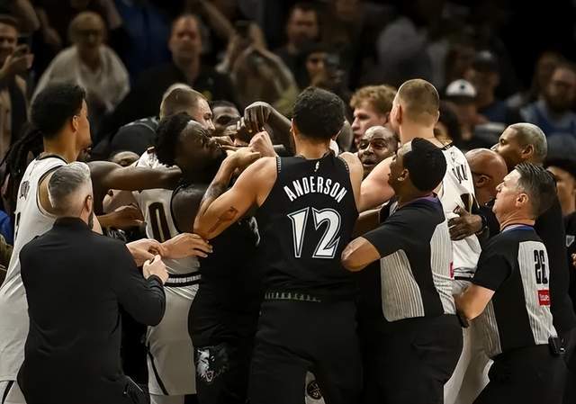 开云体育下载管理-网开一面？NBA官宣，罚单出炉，只罚款不禁赛，约基奇逃过一劫